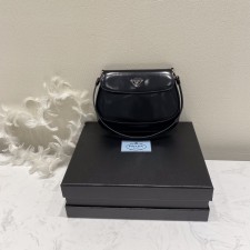 black frame 공장 프라다 플랩 클레오 브러시드 가죽 숄더백 1BD311 6컬러