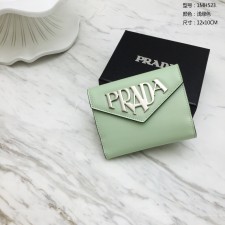 black frame 공장 프라다 메탈 모노그램 가죽 지갑 1MH523 2컬러