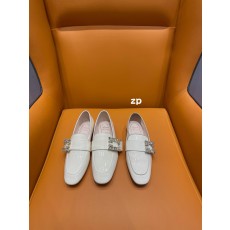 [A1] 로저비비에 ROGER VIVIER 큐빅 단추 장식 로퍼