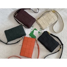 징팩토리 보테가베네타 21FW 인트레치아토 카세트백 666870 23*15*5.5cm 5컬러