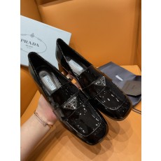 [A1] 프라다 세모 모노그램 로고 구두 로퍼 4.5cm