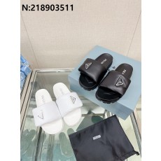 [AN3] 프라다 세모 모노그램 양가죽 슬리퍼 2컬러 여성용