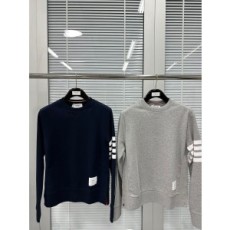 (TURBO공장) 톰브라운 클래식 코튼 풀오버 라운드넥 스웨트셔츠(2color)