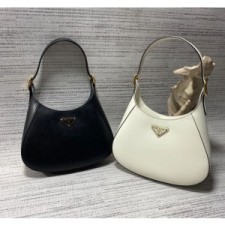 블랙프레임공장 프라다 삼각 로고 가죽 숄더백 1BC179