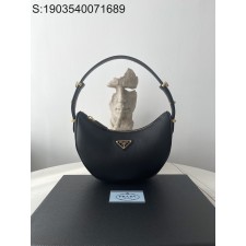 블랙프레임공장 프라다 아르케 스몰 가죽 숄더백 1BC194 22.5*18.5*6cm 블랙