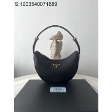 블랙프레임공장 프라다 아르케 스몰 가죽 숄더백 1BC194 22.5*18.5*6cm 블랙