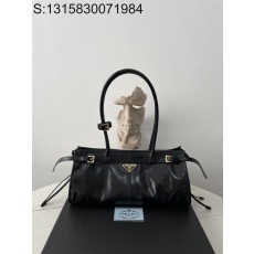 블랙프레임공장 프라다 보니 미디엄 가죽 핸드백 1BA426 32*15.5*12cm 블랙