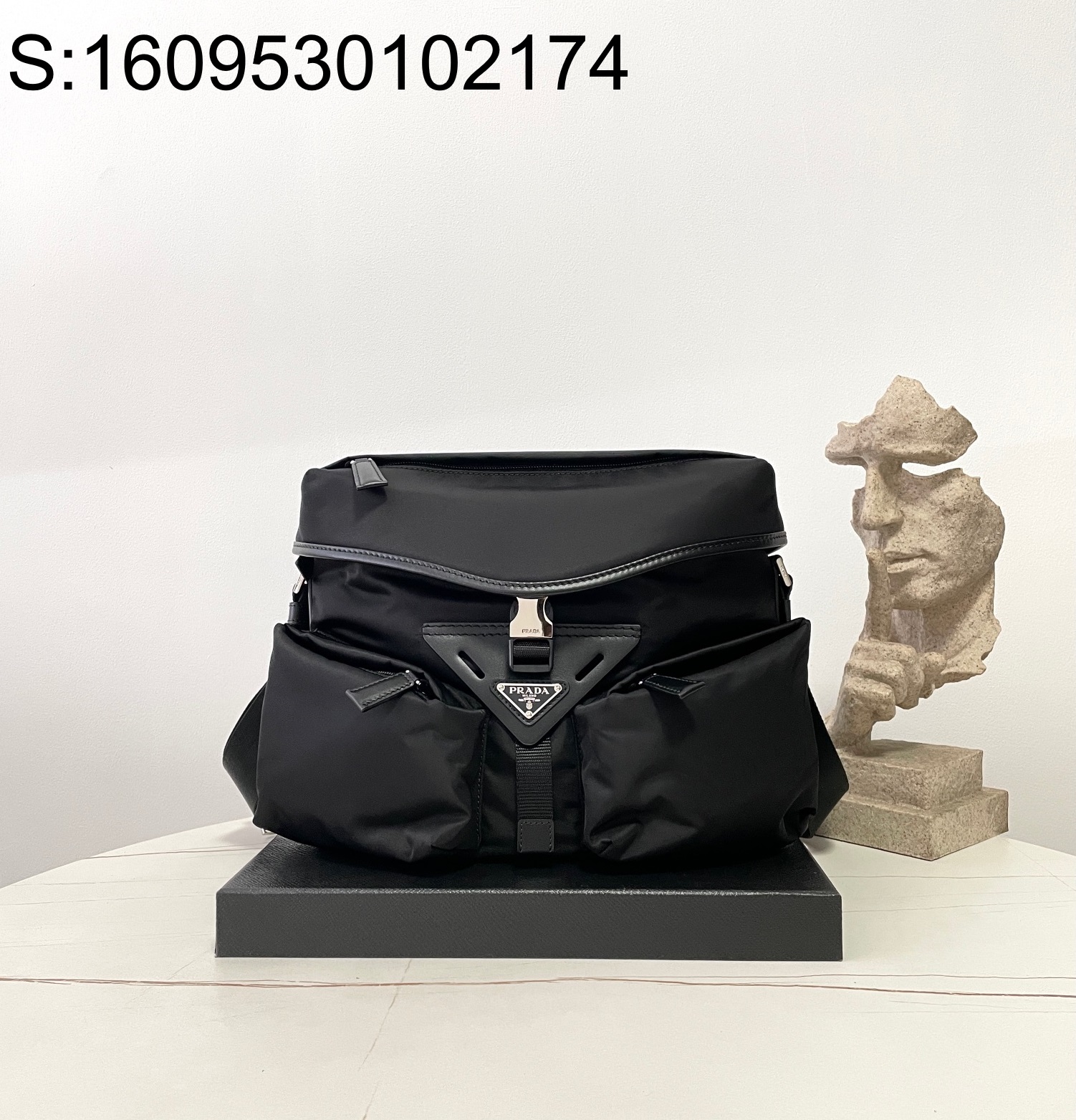 블랙프레임공장 프라다 리나일론 및 가죽 숄더백 2VD062 29*23*15cm