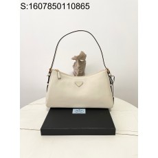 블랙프레임공장 프라다 에메 라지 가죽 숄더백 1BC228 39*23*12cm 화이트