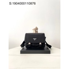 블랙프레임공장 프라다 리나일론 및 사피아노 가죽 숄더백 2VD769 26*19*10cm 블랙