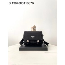 블랙프레임공장 프라다 리나일론 및 사피아노 가죽 숄더백 2VD769 26*19*10cm 블랙