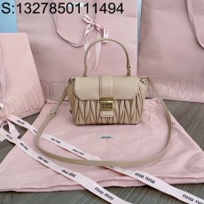 [JHL] 미우미우 마테라쎄 나파 레더 핸드백 17*12.5*7cm 5BP0 밀크티