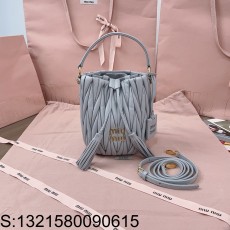 [JHL] 미우미우 마테라쎄 나파 버킷백 5BE085 그레이 17*15*10cm