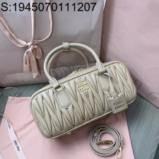 [JHL] 미우미우 아르카디 마테라쎄 나파 가죽 백 5BB148 27*12*9cm 밀크티
