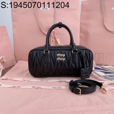 [JHL] 미우미우 아르카디 마테라쎄 나파 가죽 백 5BB148 27*12*9cm 블랙