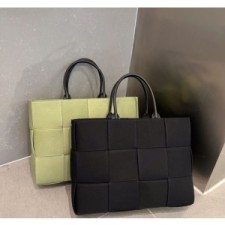보테가 라지 아르코 토트백