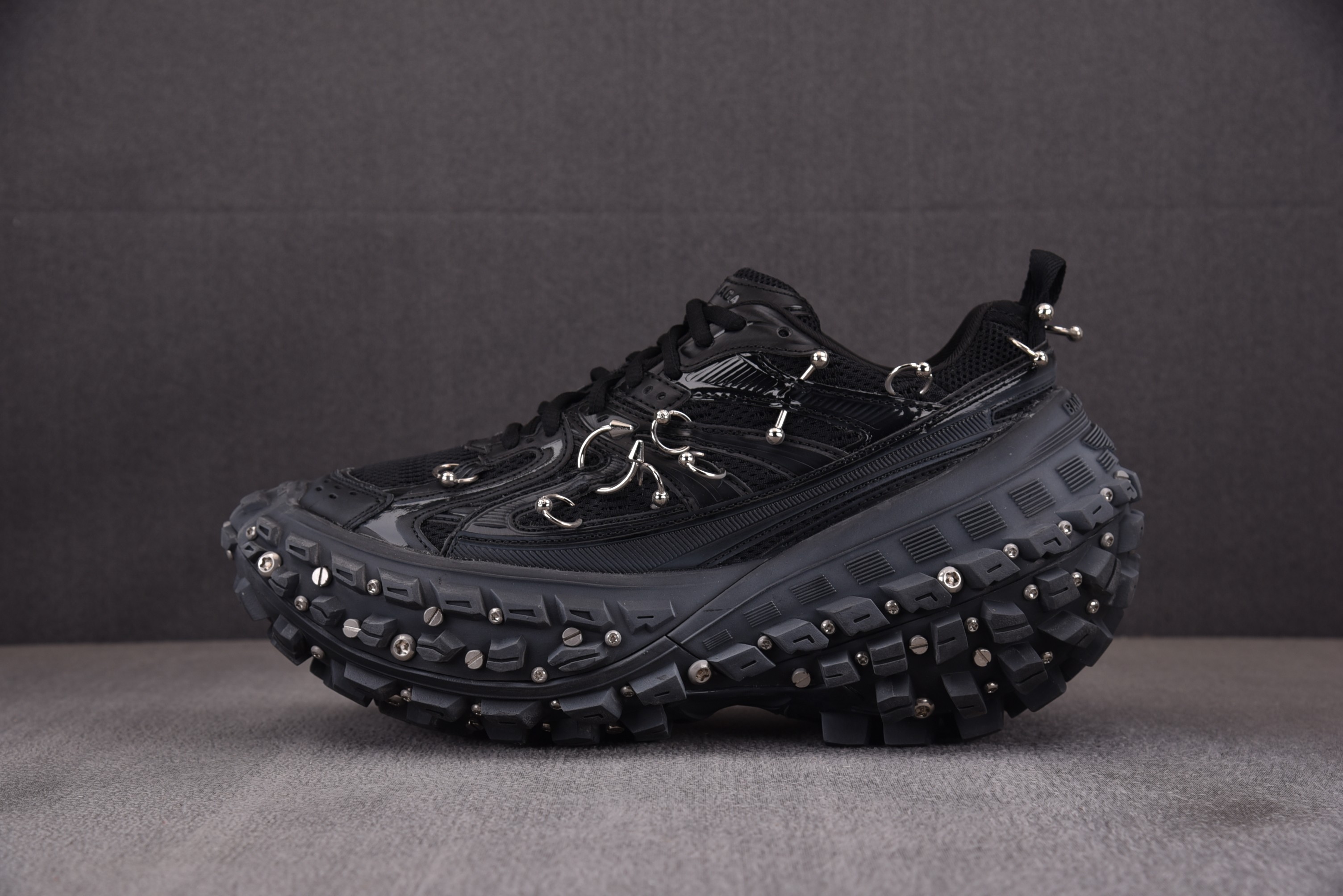 [I8]발렌시아가 Balenciaga defender 디펜더 블랙 리벳
