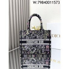 [JHL] 디올 스몰 디올 북 토트 D 플로럴 자수 멀티컬러 26.5*21*14cm 블랙