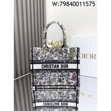 [JHL] 디올 스몰 디올 북 토트 D 플로럴 자수 멀티컬러 26.5*21*14cm 화이트