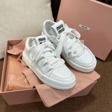 (IU공장) 미우미우 로고 레더 스니커즈
