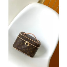 [88factory] 루이비통 니스 미 파우치 백 20 x 13.5 x 12 cm 브라운