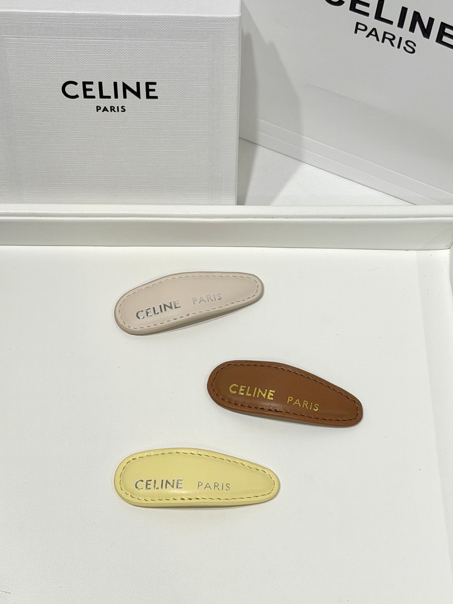 Celine 셀린느 트리옹프 헤어클립 송아지가죽